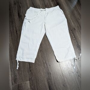 - Per Se linen blend capris pull on pants. Elastic waist. Size large. Li…